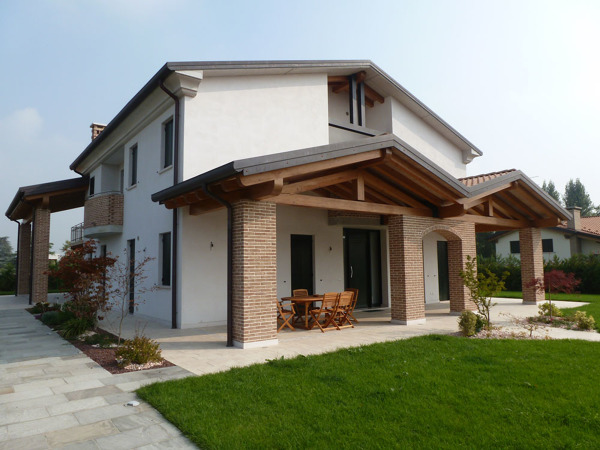 Foto: casa unifamiliare ristrutturata da architetto squizzato di ... Case ristrutturate da architetti