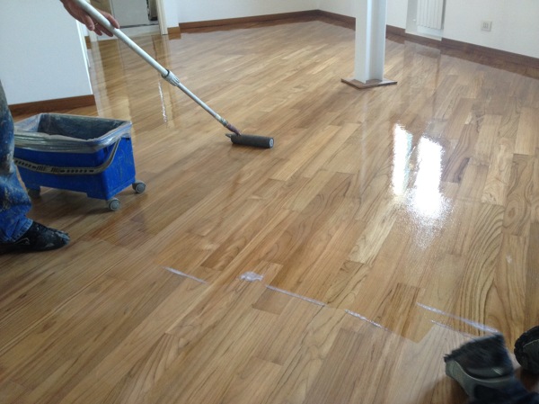 Foto: dopo la levigatura, la verniciatura del parquet di casa ... La casa del parquet