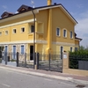 Da casa singola a villa bifamiliare