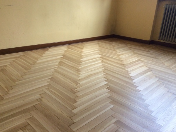 Prezzo medio levigatura parquet habitissimo Levigatura pavimenti in legno