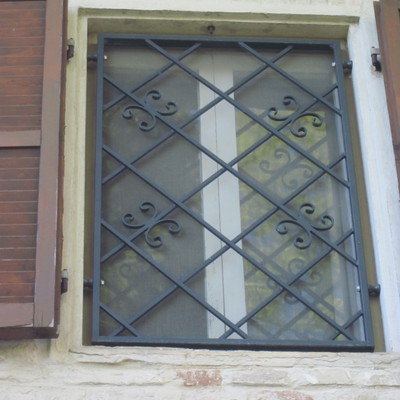 Grate finestre in ferro battuto sappanico di ancona, ancona ... Grate finestre in ferro