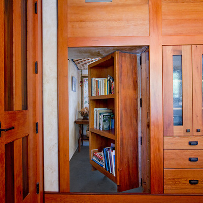 Libreria divisoria con porta nascosta in legno colle del sole ... Libreria divisoria con porta