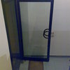 Realizzazione e montaggio porta in alluminio