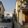 Installare tenda per proteggere il camper