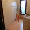 Rivestimento bagno con microcemento