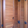 Verniciatura 1 persiana a 2 ante in legno