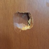 Riparazione buco piccole dimensioni porta di legno