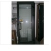 Installazione porta in locale commerciale