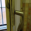 Sostituzione Maniglie Serramenti Metallo