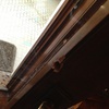 Riparazione portafinestra in legno con montante telaio forato