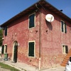 Facciata casolare in campagna