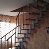 Verniciatura gradini e corrimano scala in legno