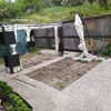 Pavimentazione patio giardino con posa di rete elettrosaldata e gettata di cemento e posa di pavimenti
