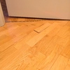 Sistemare circa 50 cm di parquet scollato