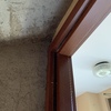 Riparazione cardini porta in legno