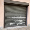 Carteggiare e verniciare due serrande in alluminio