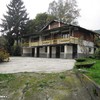 Demolizione di una casa su due livelli